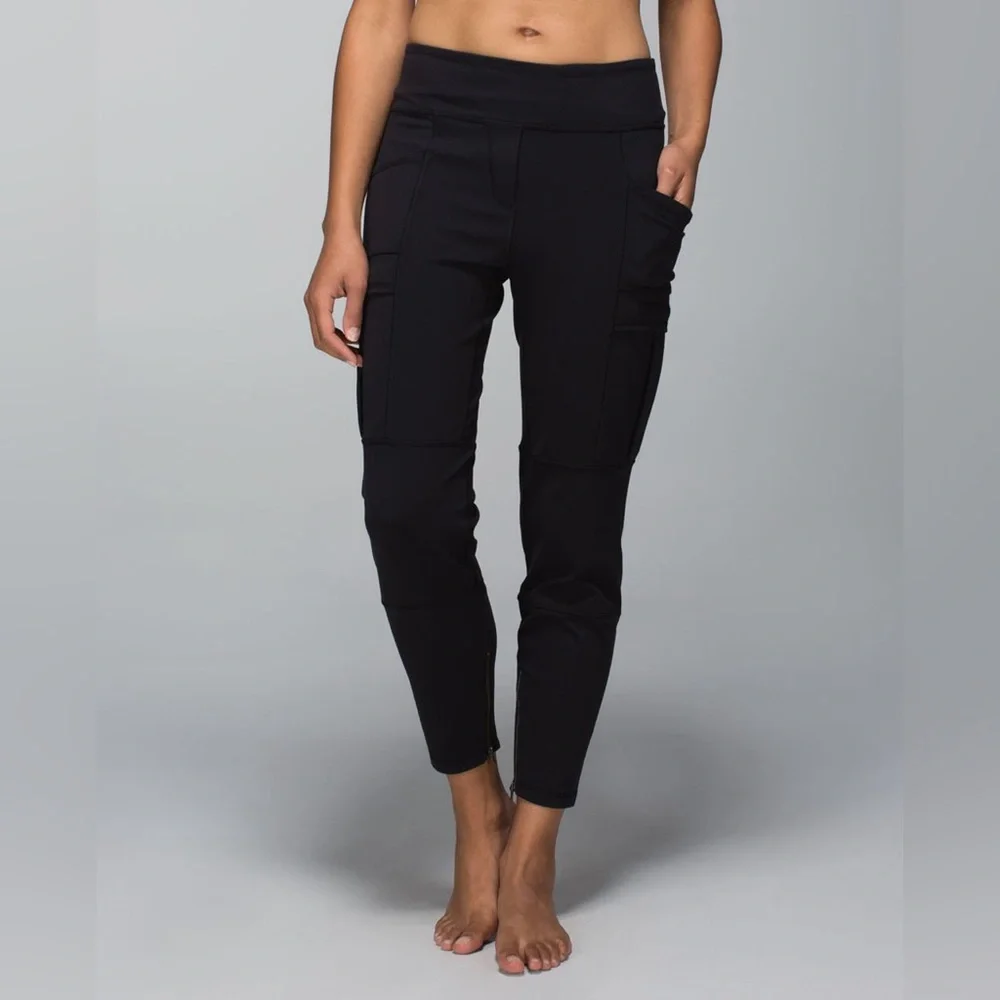 Lululemon Om & Roam Untight Tight
Black luon loose fit cargo pocket pants - Picture 2 of 16